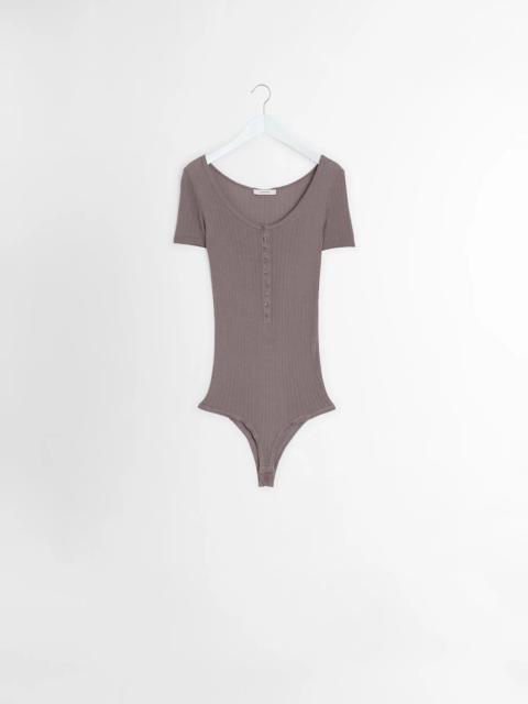 BUTTONED RIB BODY
