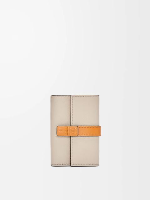 Small vertical wallet in soft grained calfskin
