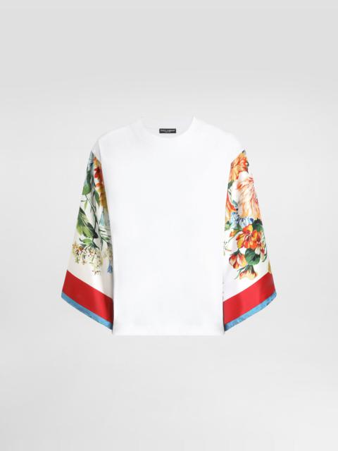 Short-sleeved t-shirt with foulard