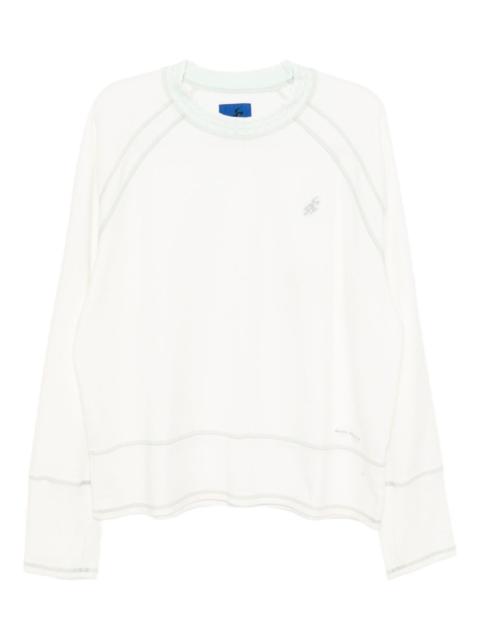 slogan-embroidered T-shirt