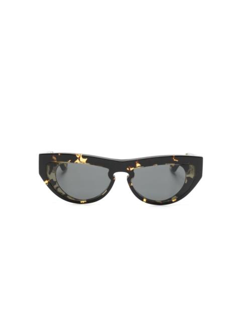 cat-eye sunglasses