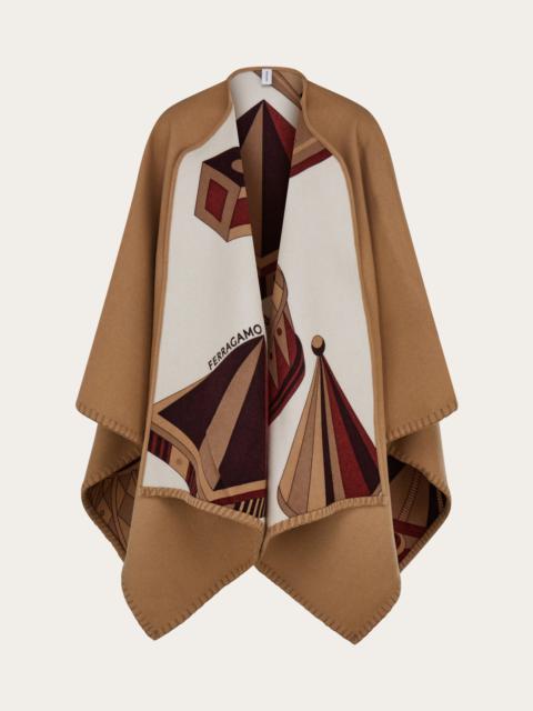 Nadir print reversible cape