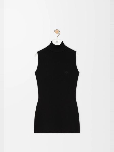 Sleeveless top in viscose blend