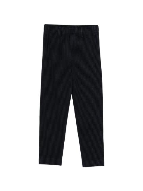 pleated trousers