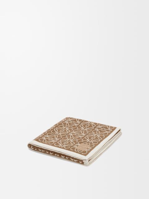 Anagram towel in cotton