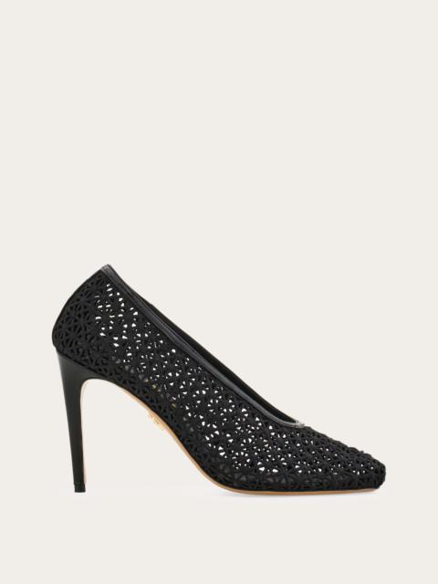 Macramé pump