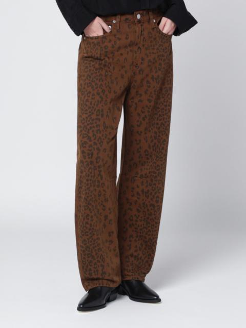 Relaxed Miro jeans with cheetah print