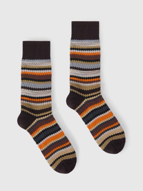 Mid-length socks with waffle pattern