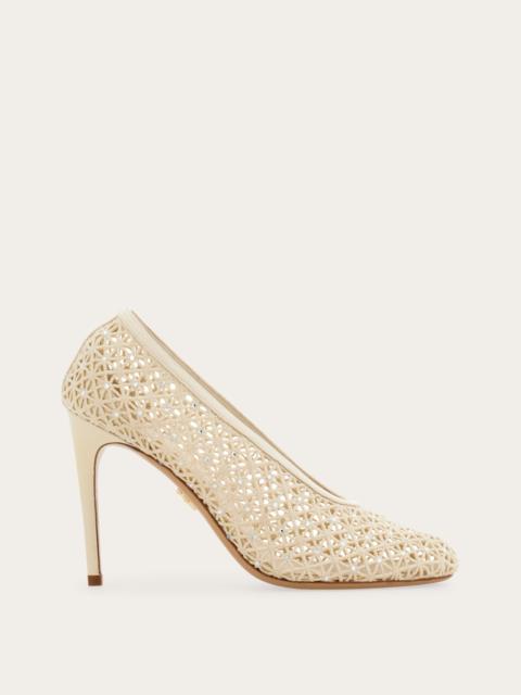 Macramé pump