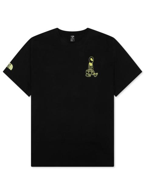 ALIEN RELAXED S/S GRAPHIC TEE - BLACK