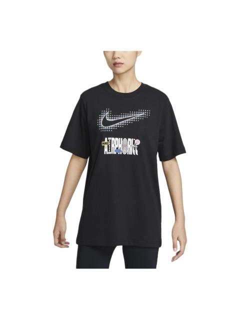 (WMNS) Nike Sportswear Graphic T-Shirt Asia Sizing 'Black' FV4263-010