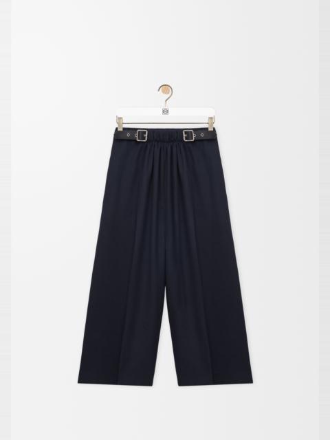 Cropped belted trousers in wool