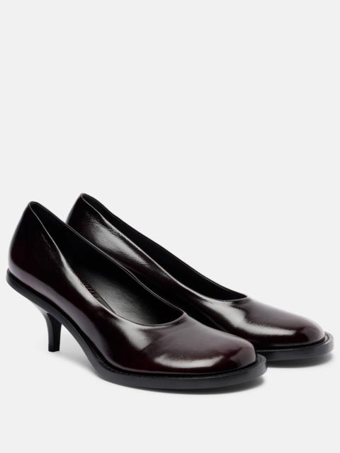 60 leather pumps