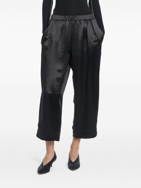 elasticted-waistband trousers