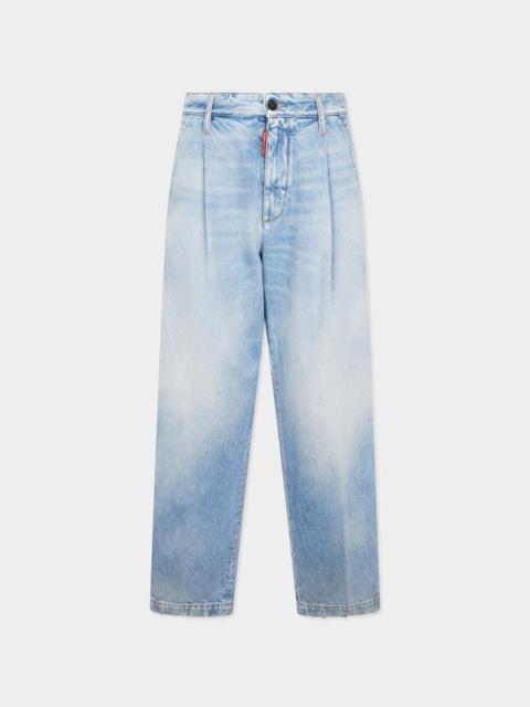 LIGHT CLEAN WASH ONE PLEAT DENIM PANT