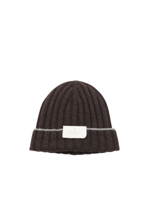 ribbed-knit logo-patch beanie hat