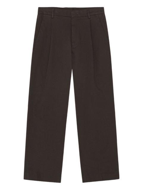 pleated trousers