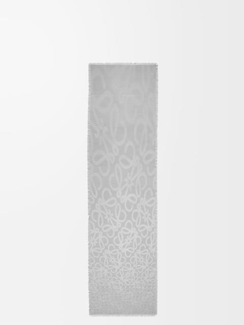 Scarf in silk and wool