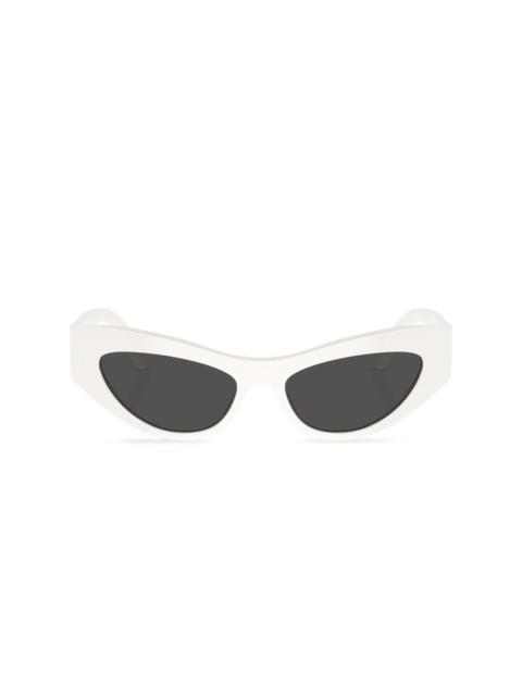 oval-frame sunglasses