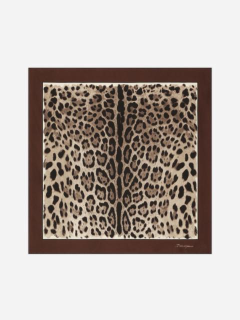 Leopard-print twill scarf (70x70)