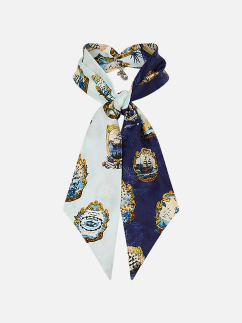 SKINNY NECK SCARF WITH TRINKET