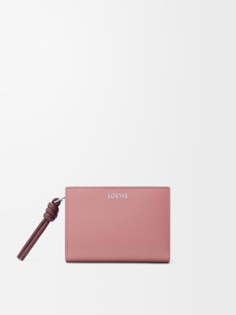 Knot compact wallet in shiny nappa calfskin