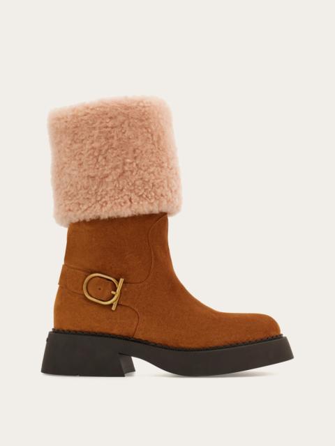 Ankle boot with chunky shearling detail