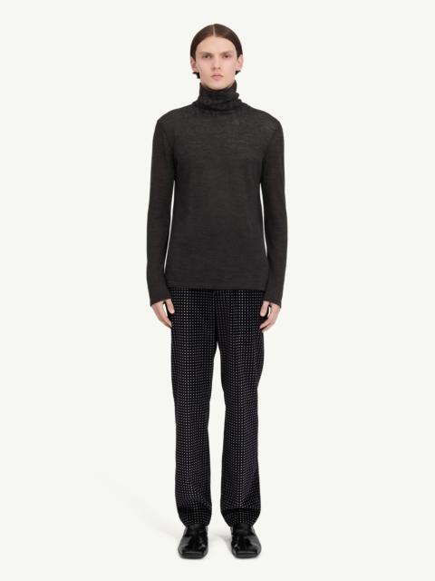 Long-sleeved turtleneck