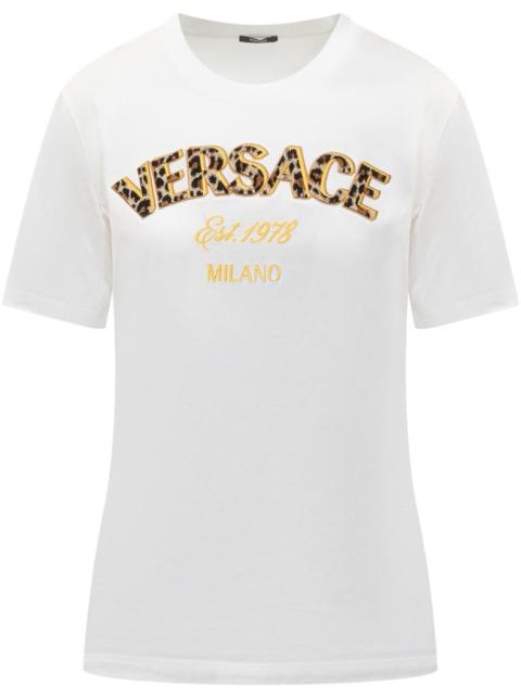 logo-embroidered T-shirt