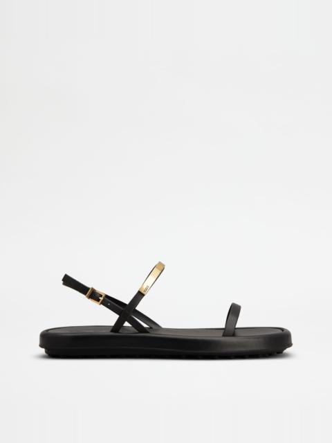 SANDALS IN LEATHER - BLACK
