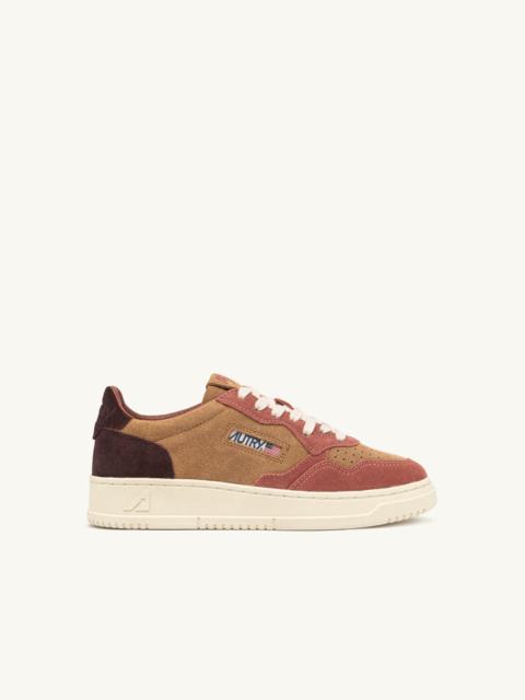 MEDALIST LOW SNEAKERS IN TRICOLOR BONITO STREET AND WINE SUEDE