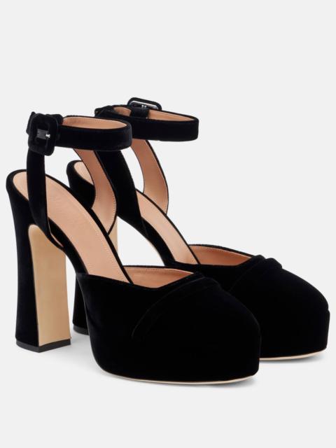 Mora 125 velvet platform pumps