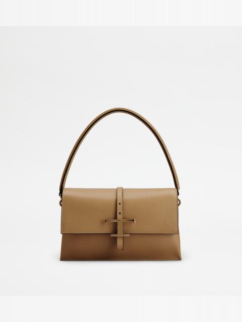 T TIMELESS FLAP BAG IN LEATHER MINI - BROWN
