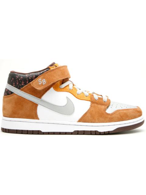 Nike SB Dunk Mid Fender Bass