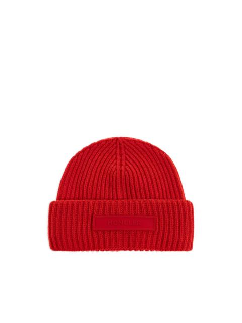 ribbed logo-plaque beanie