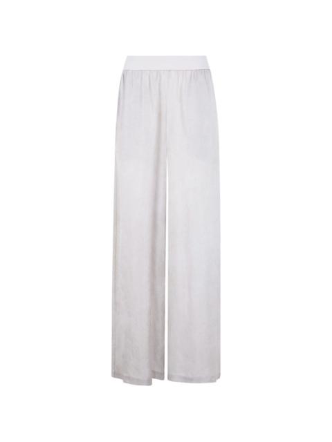 loose-fit trousers