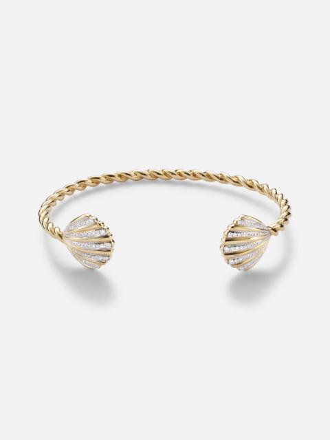 Jonc Coquillage 18kt gold bracelet with diamonds