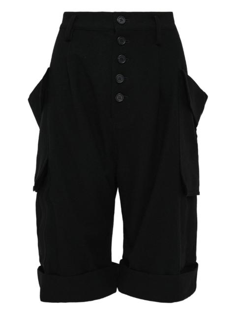 button-fastening cargo shorts