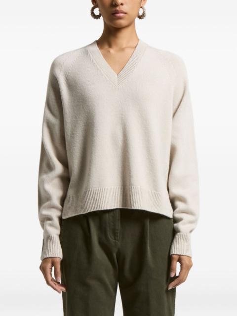 V-neck raglan-sleeves sweater