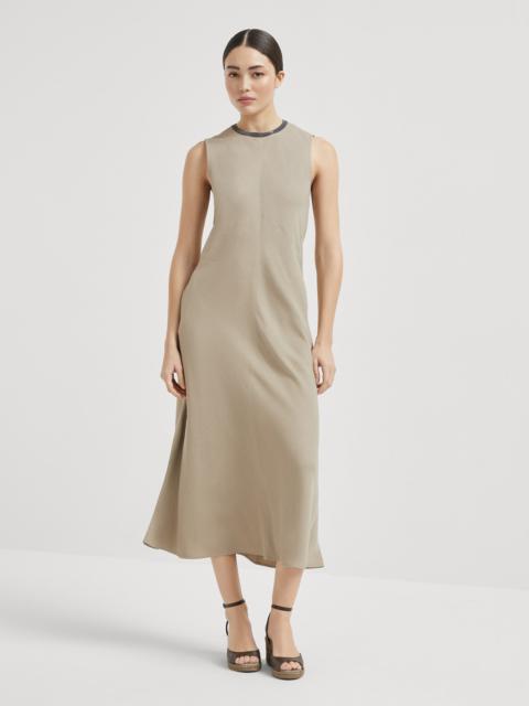 Viscose and linen fluid twill dress with precious collar