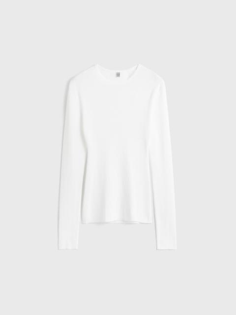 Compact cotton top white