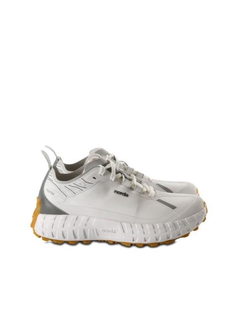 001A trainers
