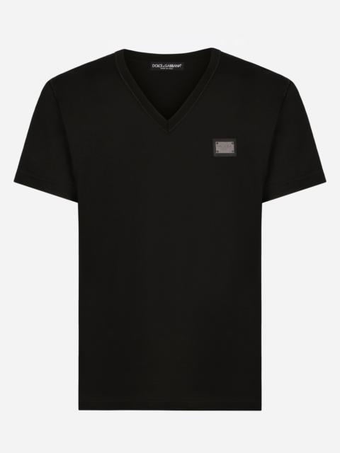 Cotton V-neck T-shirt with branded tag