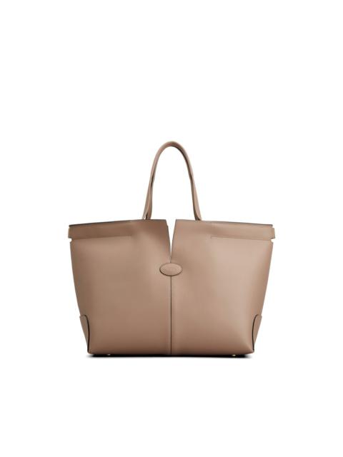 V-cut tote bag