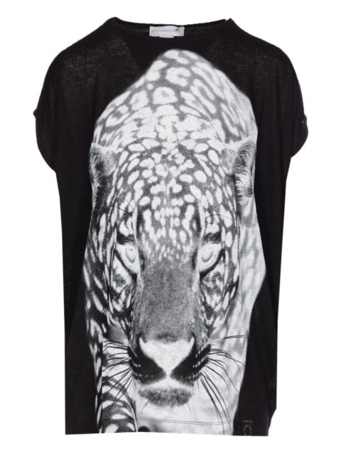 leopard-print T-shirt
