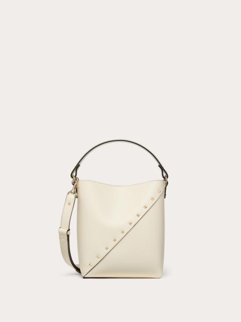 VALENTINO GARAVANI VALENTINO GARAVANI ROCKSTUD WISPY CALFSKIN BUCKET BAG