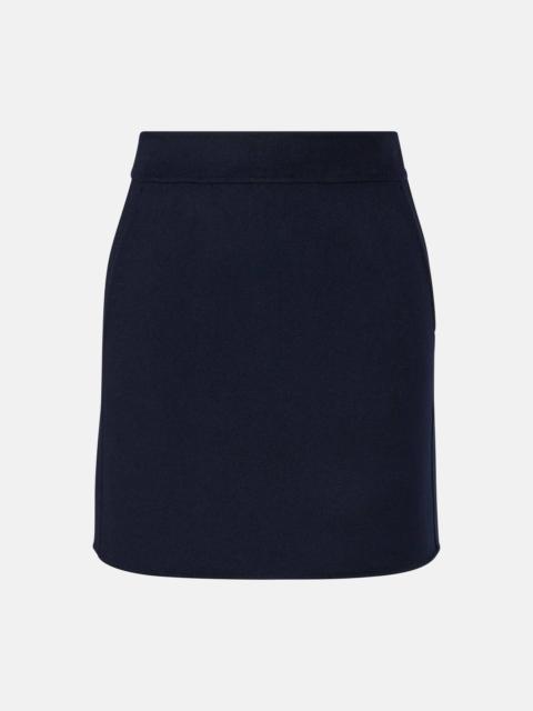 Virgin wool pencil skirt