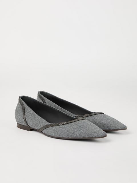 Water-resistant virgin wool flannel flats with shiny contour