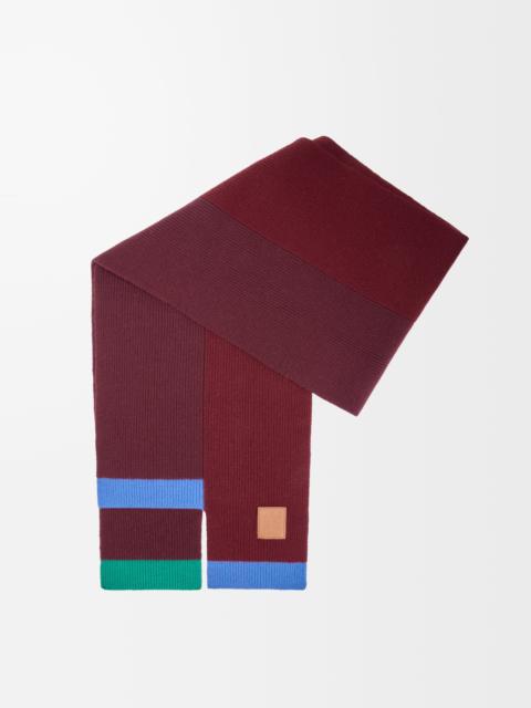 Asymmetric scarf in wool