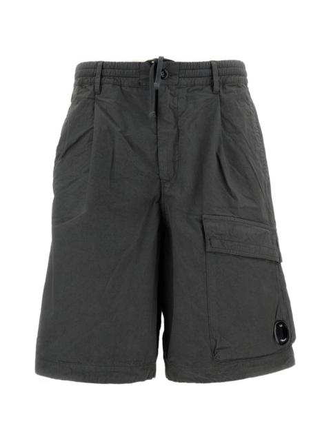 button-fastening cargo shorts